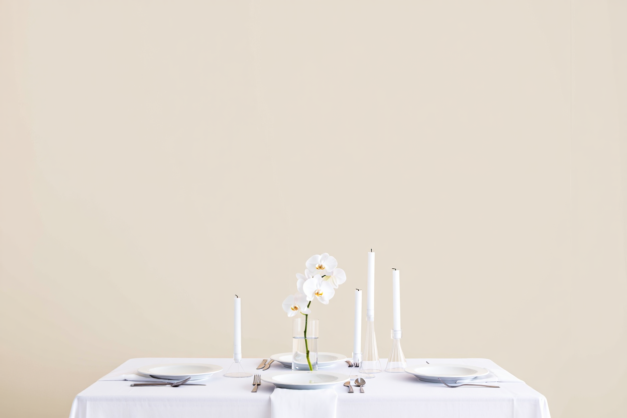 Minimalist Masa Düzeni